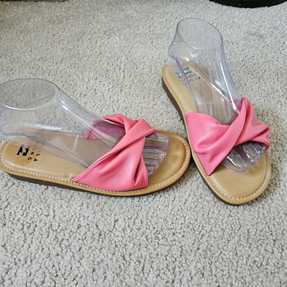 Billabong Malibu flat sandals in pink leather 8